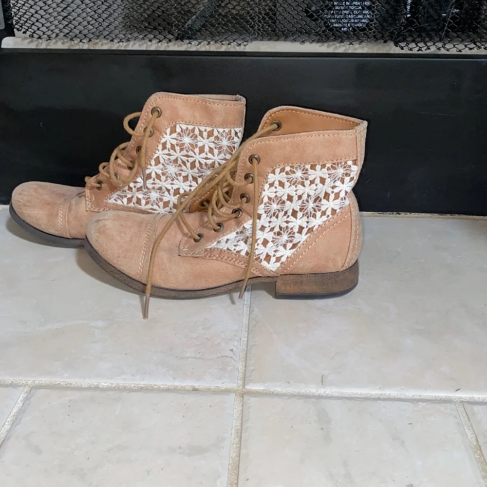 Tan booties - Picture 2 of 6